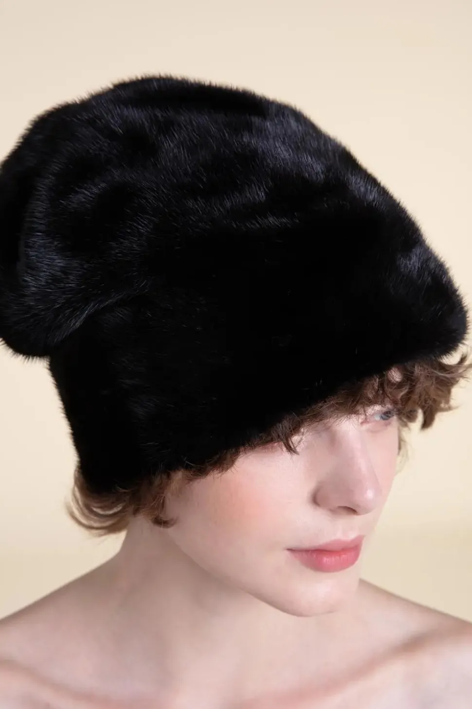 Black mink fur hat