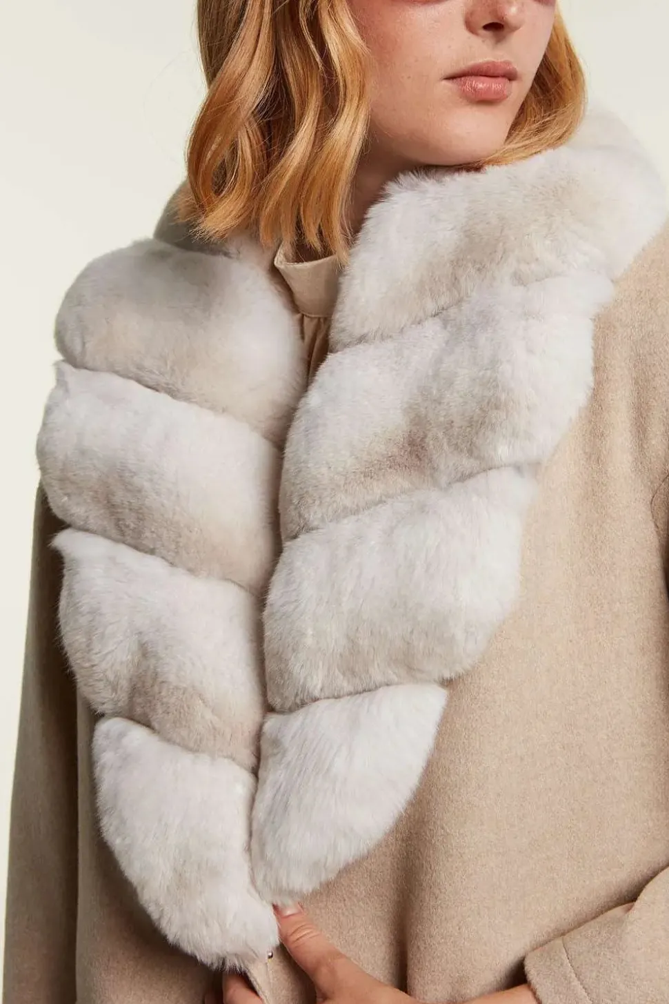 Coat with chinchilla fur collar