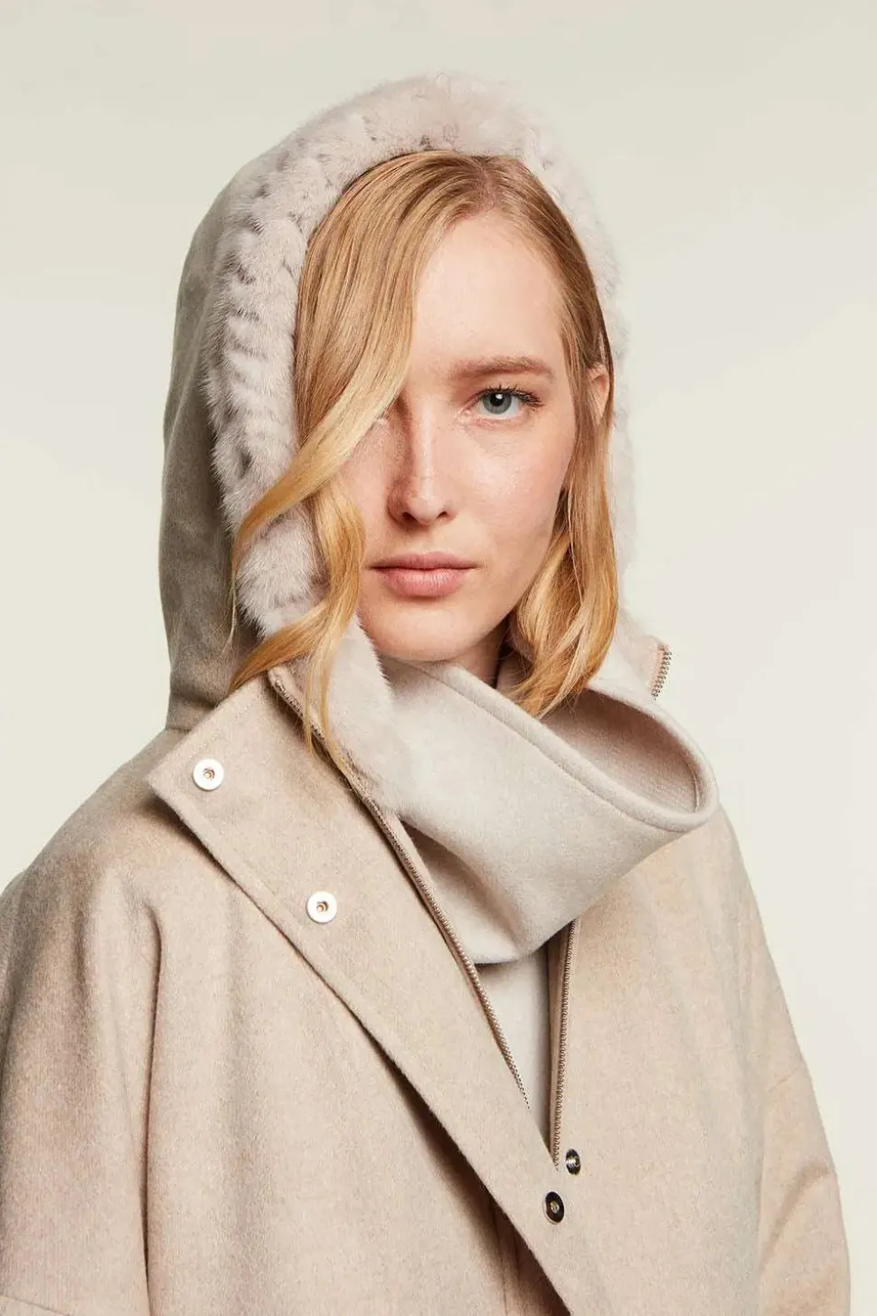 Jacket with mink pockets and hood