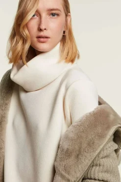 Knitted bomber jacket with fur