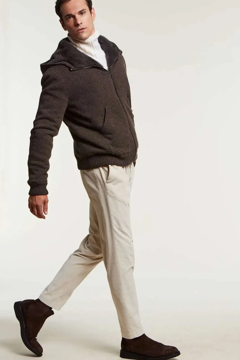 Knitted cashmere with fur