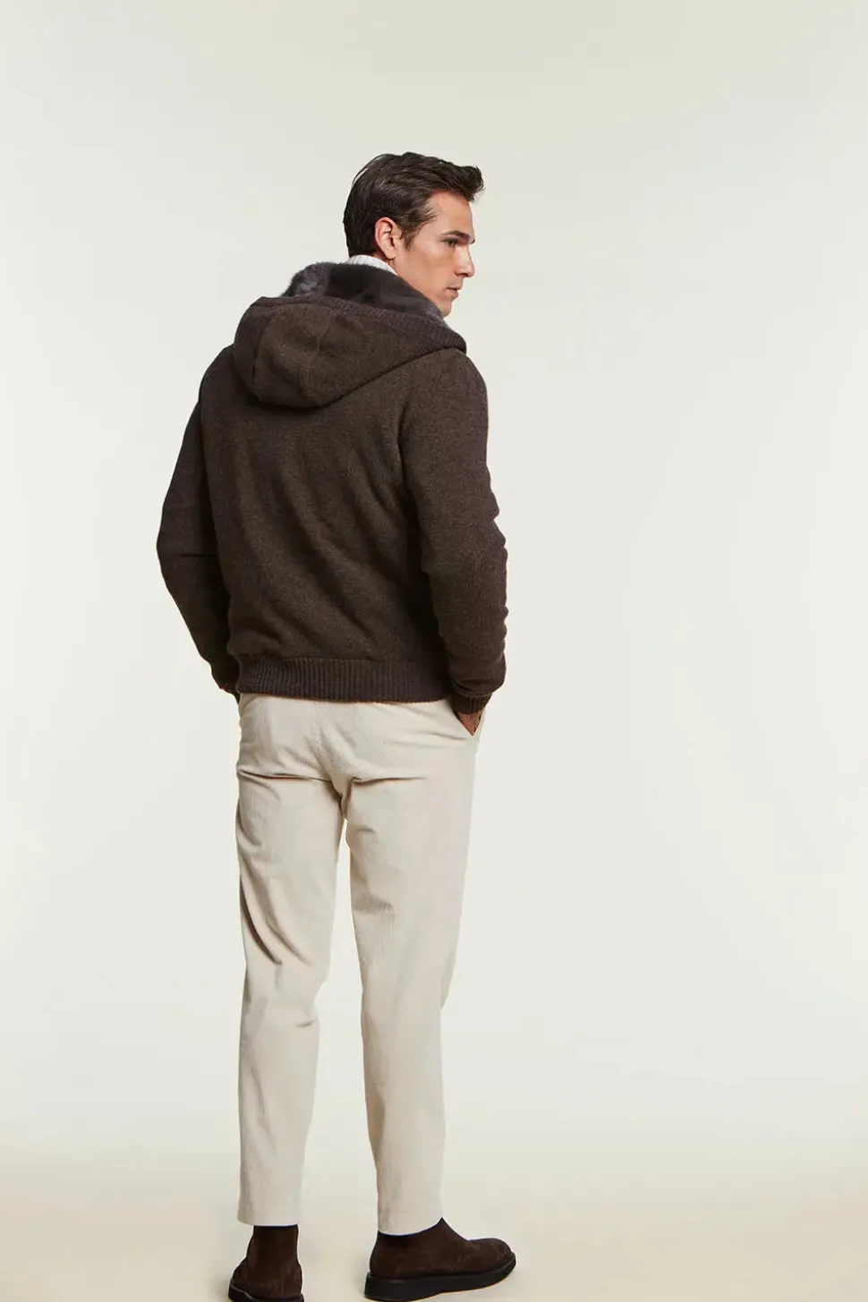 Knitted cashmere with fur
