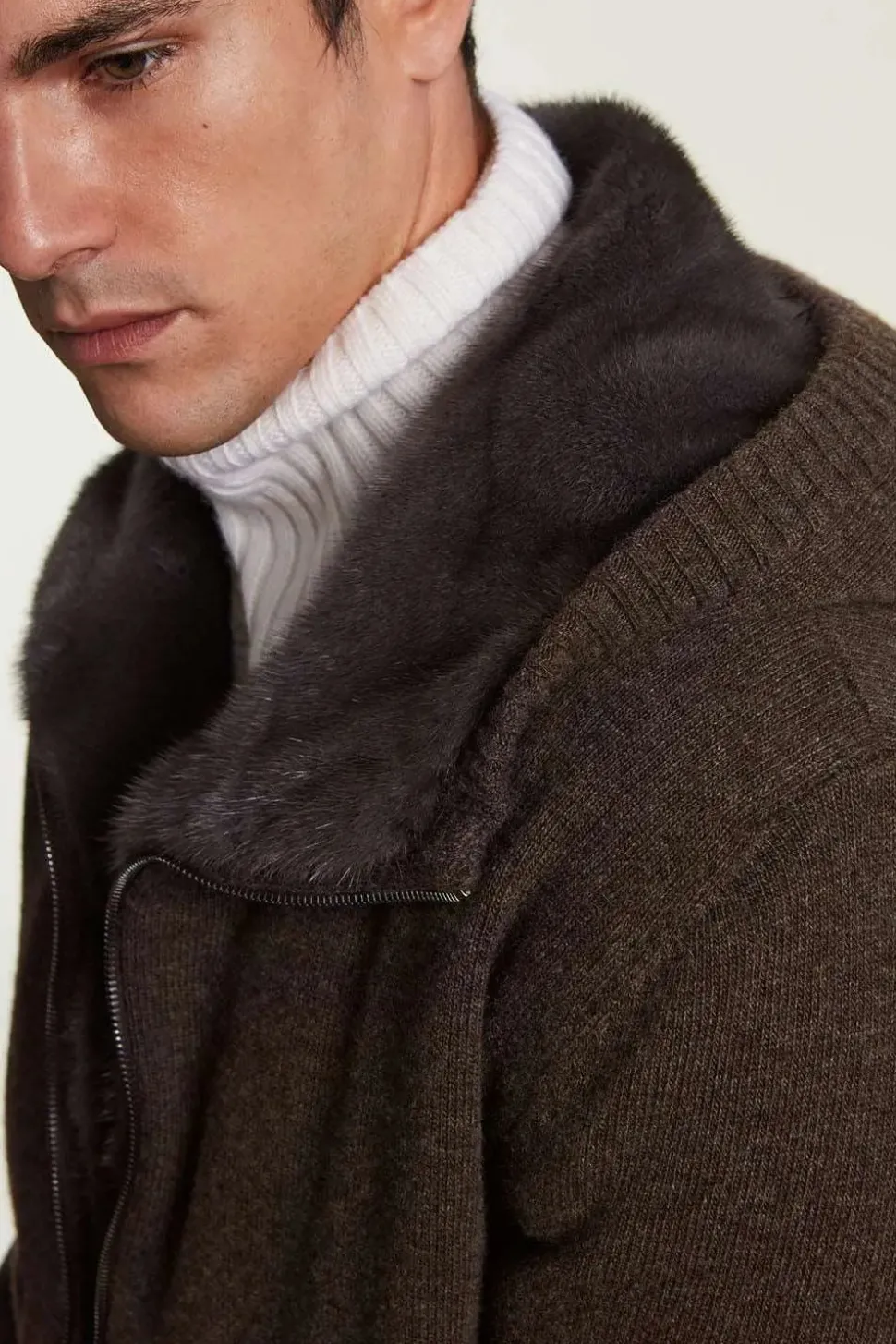 Knitted cashmere with fur