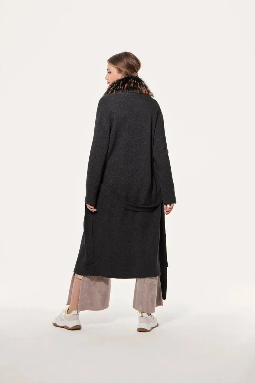 Knitted coat with fox