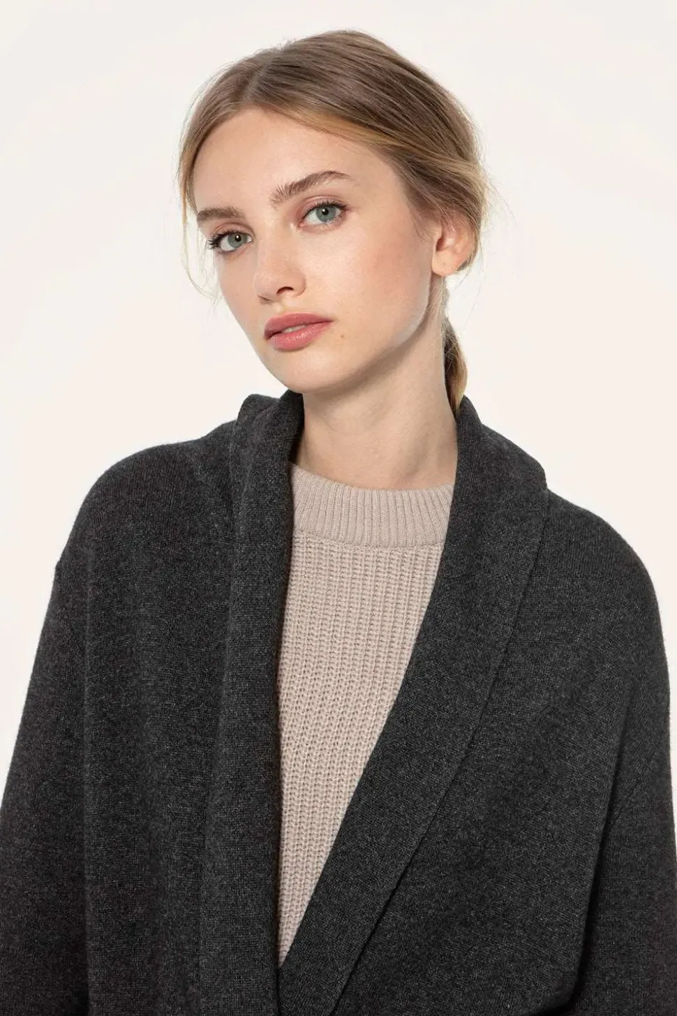 Knitted coat with fox