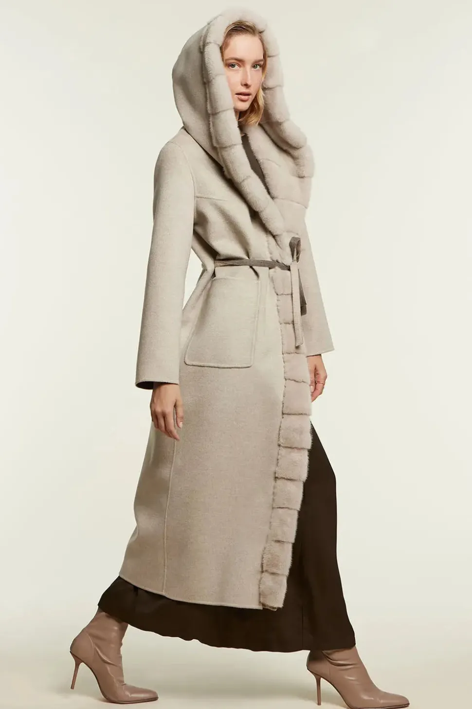 Long cashmere coat with fur hood