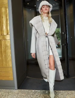 Long cashmere coat with fur hood