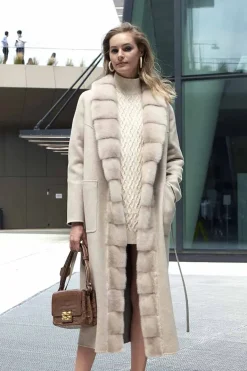 Long cashmere double coat with fur