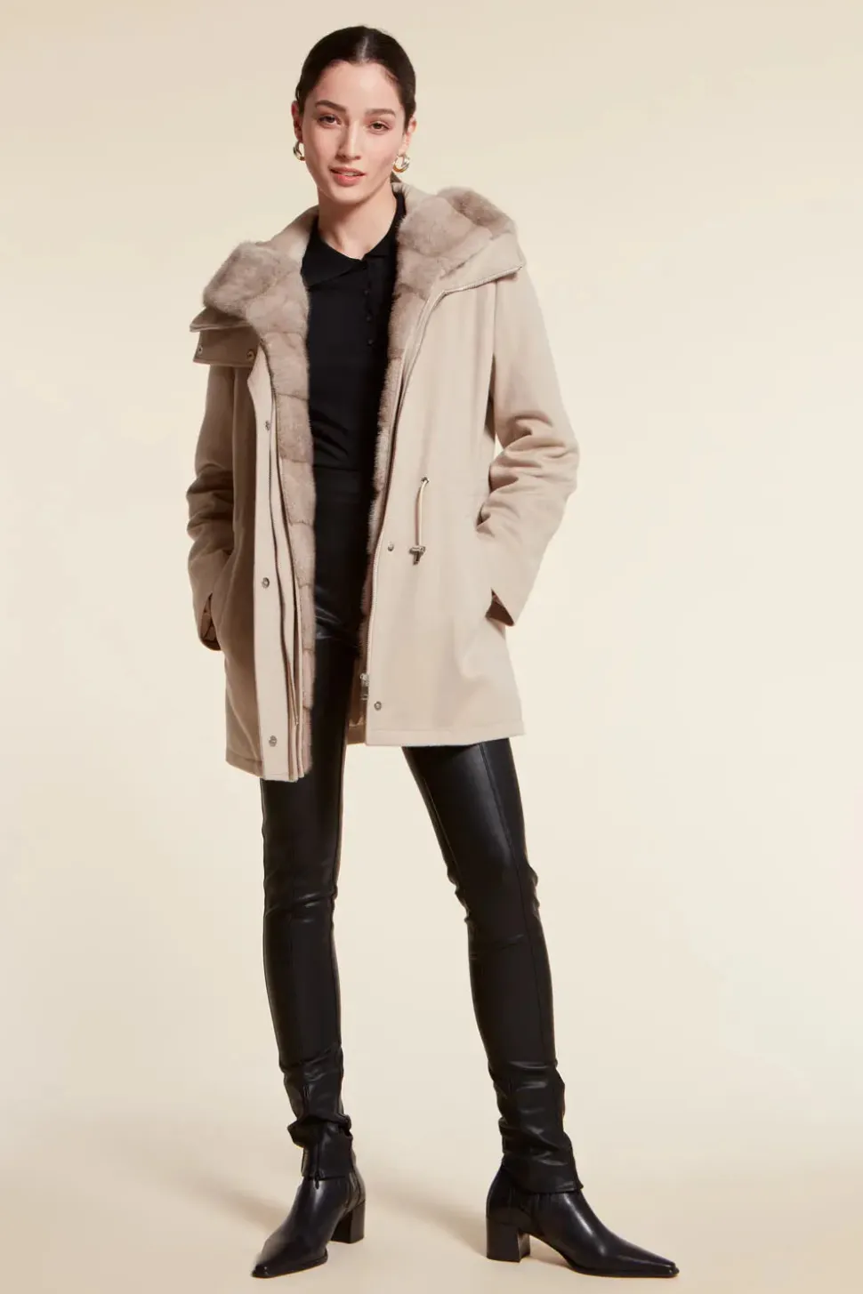 Parka coat with fur hood