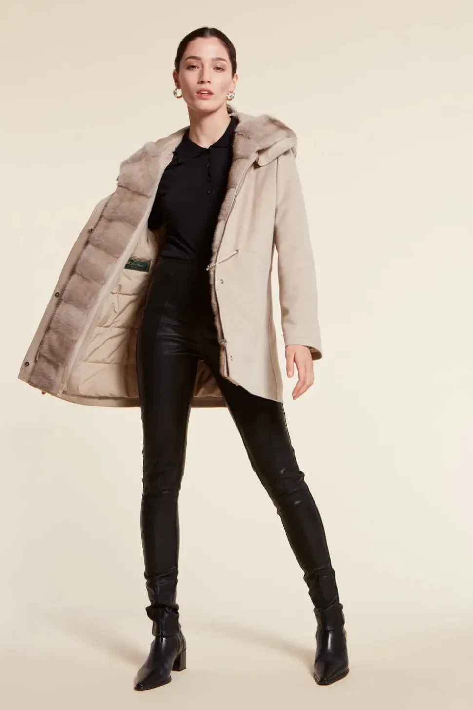 Parka coat with fur hood