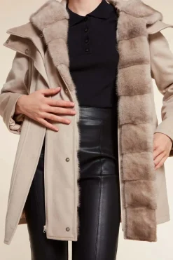 Parka coat with fur hood