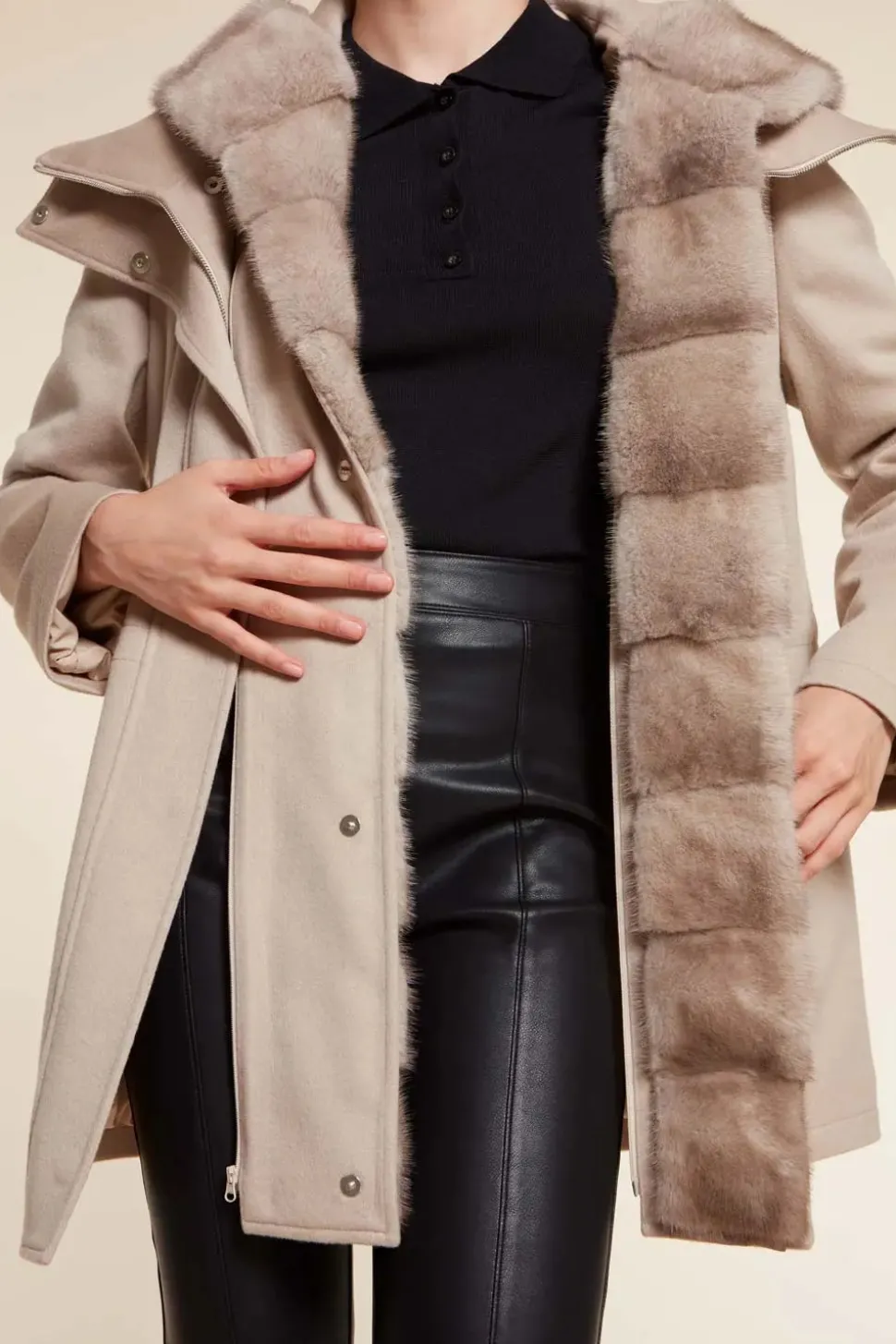 Parka coat with fur hood