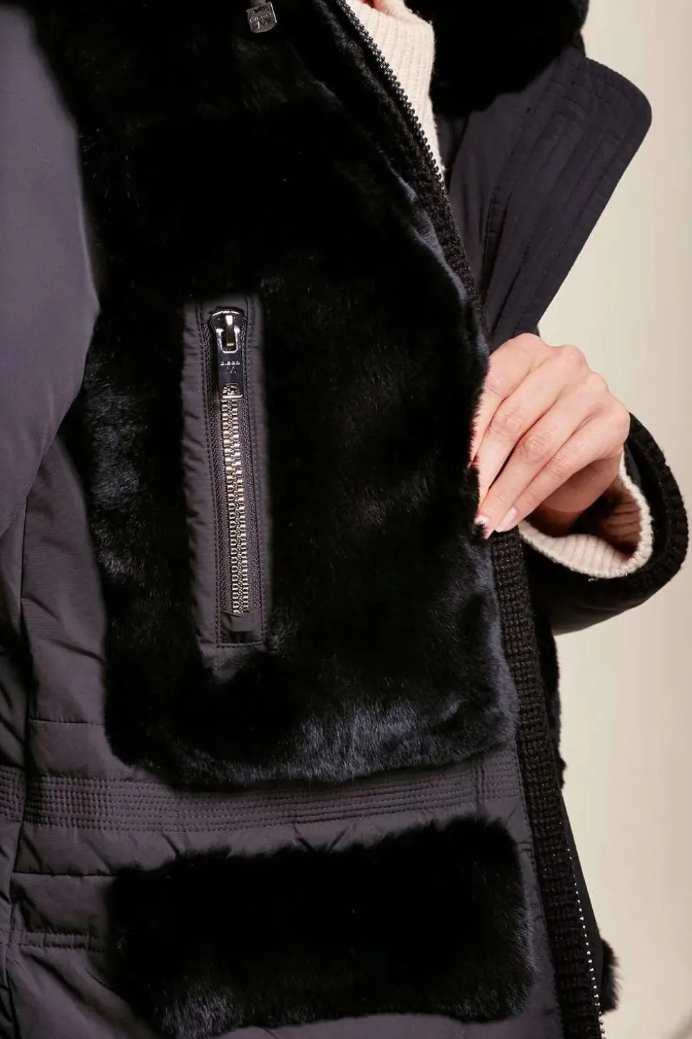 Puffer coat with hood