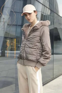 Puffer jacket with fur hood