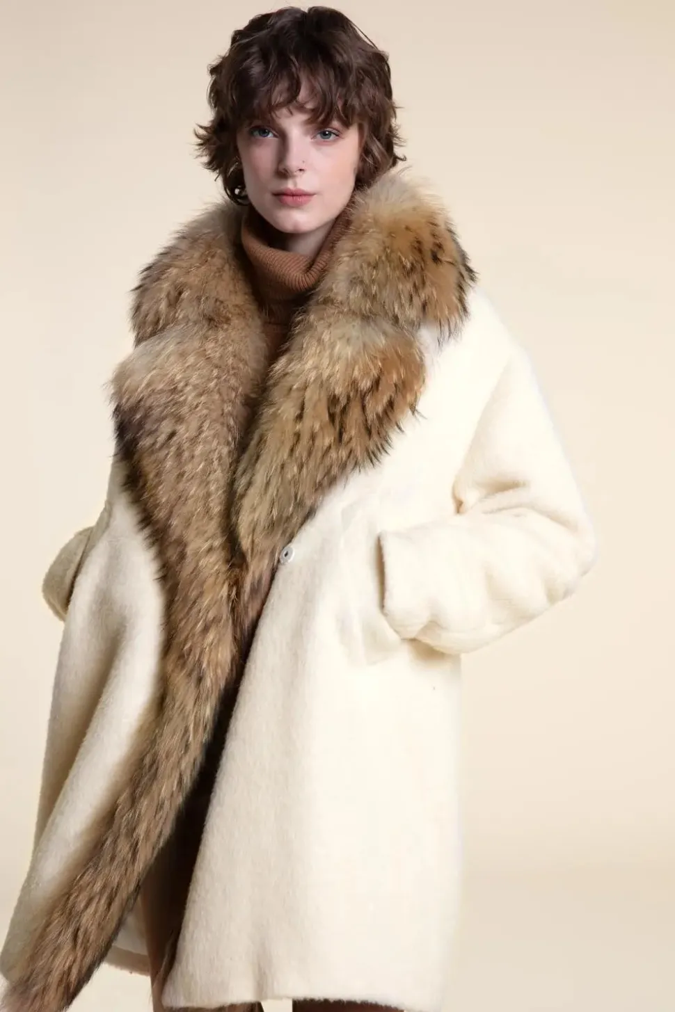 Wool coat with fur