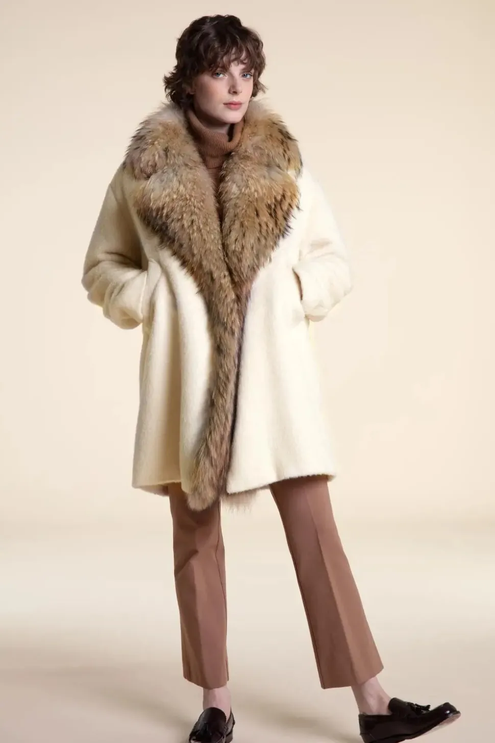 Wool coat with fur